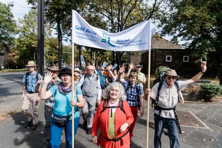 Read more about the article 3. Ökumenischer Pilgerweg für Klimagerechtigkeit in Bonn gestartet